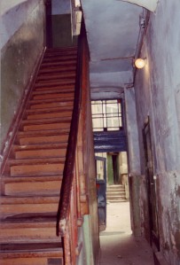 Treppe im Hinterhaus Foto: Petra Elsner